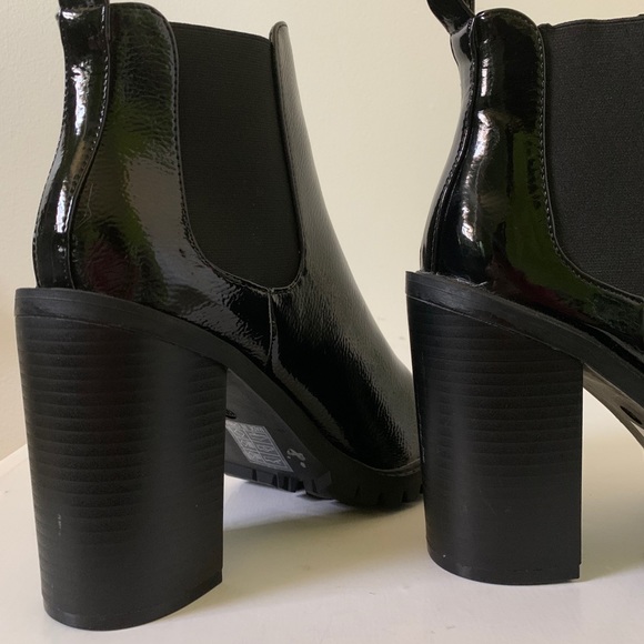 Fashion Nova Black Patent Chunky Boots Size 6.5 - Picture 9 of 16